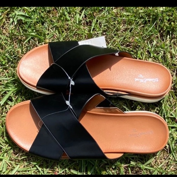 Women’s Universal Thread Sandals - Picture 7 of 9